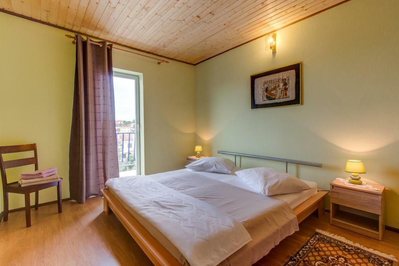 Apartment Malvina Mali Lošinj Dış mekan fotoğraf