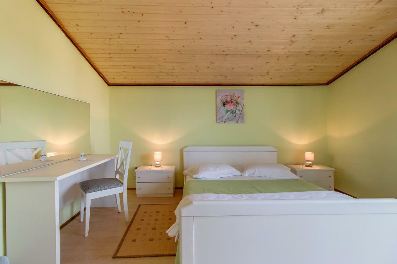 Apartment Malvina Mali Lošinj Dış mekan fotoğraf